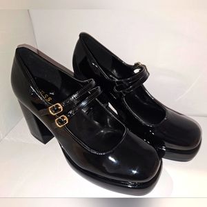 Guess (NEW) black pumps  Maryjane stap shoes, size 11, 4inch block heel